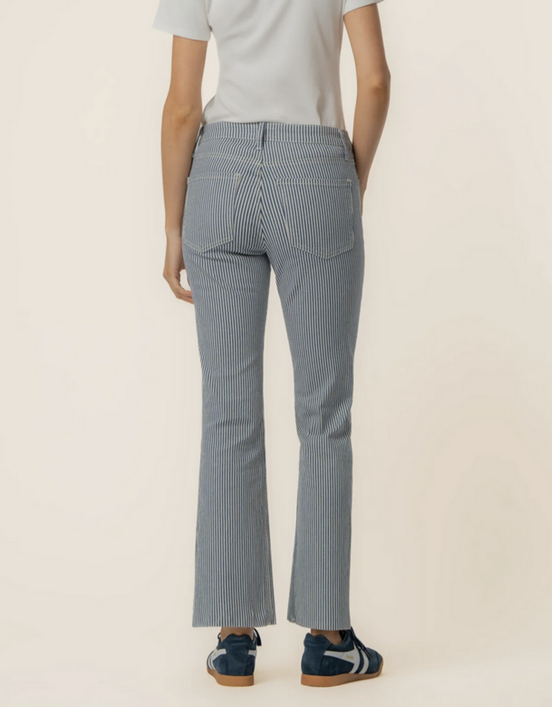 Kut from the Kloth Kelsey High Rise Fab Ab Ankle w/ Raw Hem