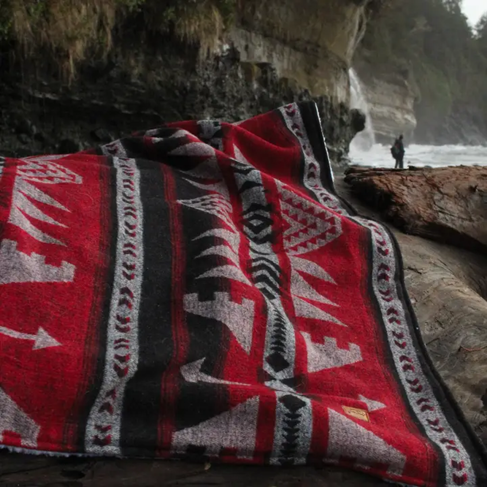 Wild Husky Co. - Wool Blend Blanket - Auburn