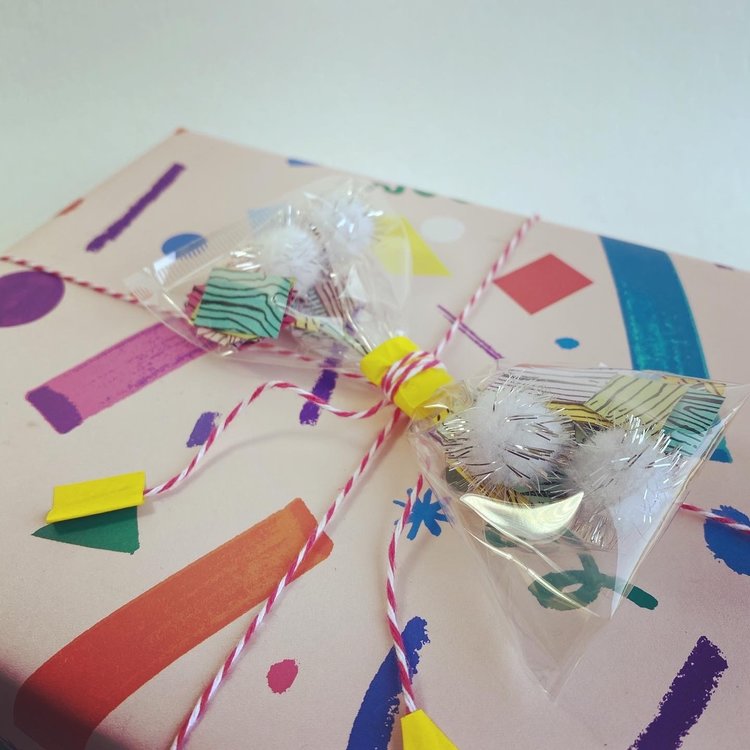 Wonder Fair Special Surprise Gift Wrapping / ONE GIFT