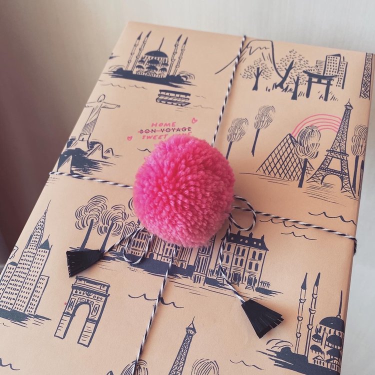 Wonder Fair Special Surprise Gift Wrapping / ONE GIFT