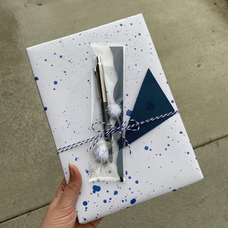 Wonder Fair Special Surprise Gift Wrapping / ONE GIFT