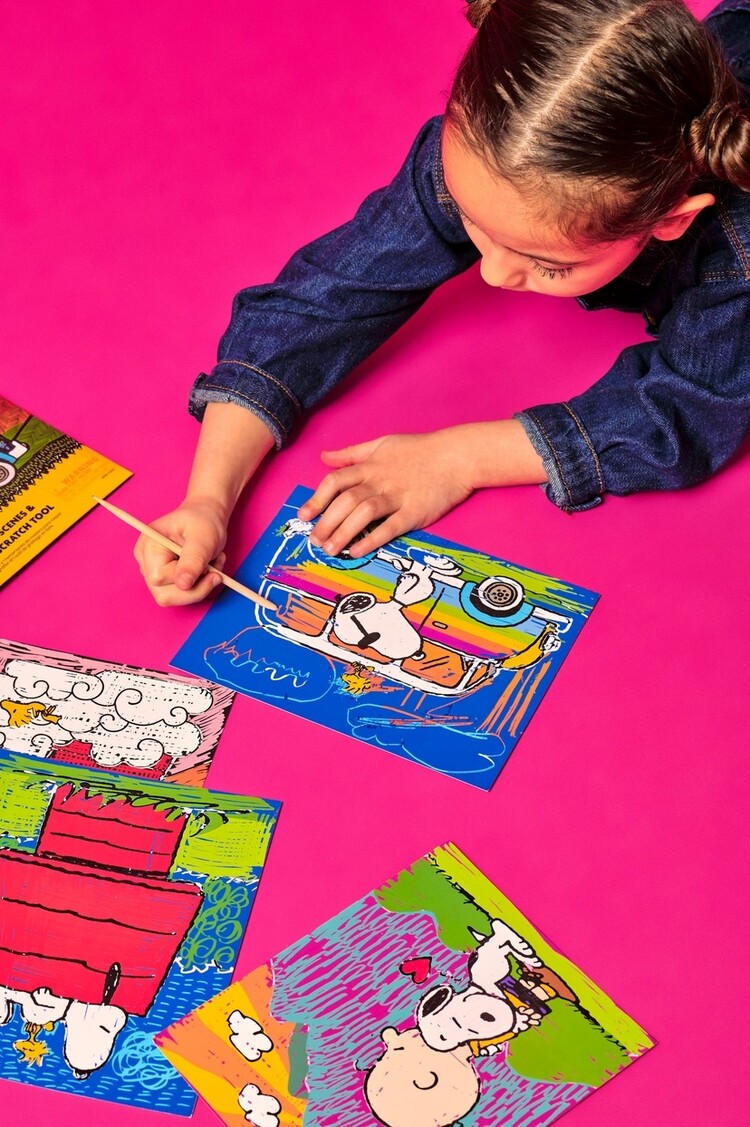 OOLY Peanuts Scratch Art Kit