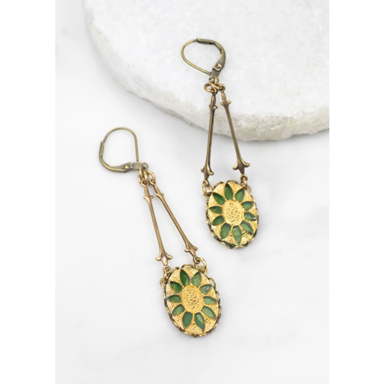 Grandmother's Buttons 01-D899B Gilded Daisy Emerald Erg Sofia's