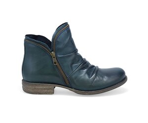 Miz Mooz Luna - Sofia's Boutique, Inc