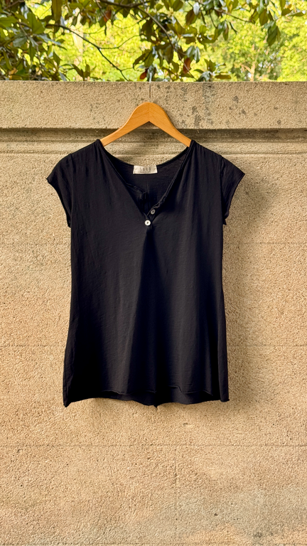 Saga Cap Sleeve Henley