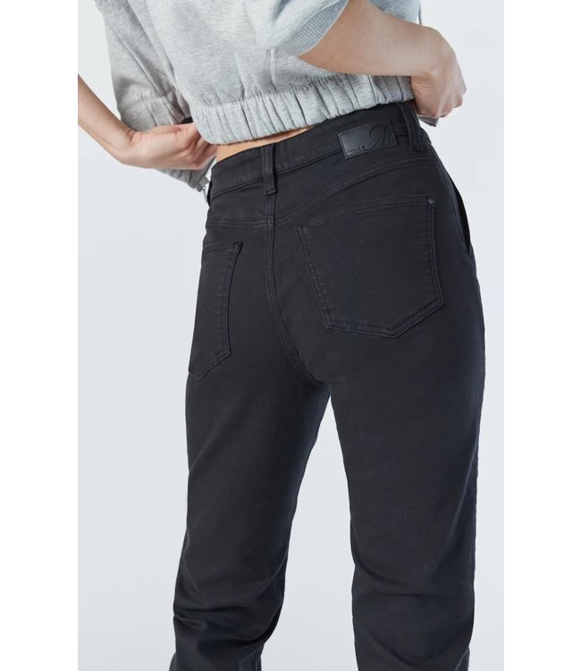 MAVI Shelia Black Beauty Twill 29" inseam