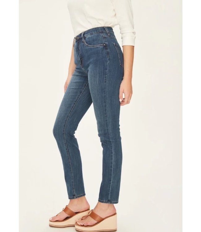 FDJ Suzanne Petite Slim Straight Leg