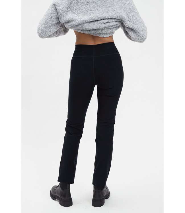 FDJ SPORTY STRAIGHT LEG JEGGING IN BLACK