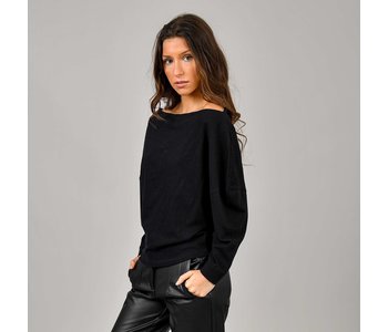 RD Style Briane Long Sleeve Boat Neck Top in Black