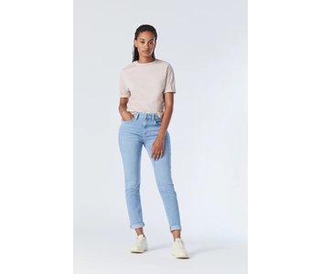 Kathleen Slim Boyfriend Jeans High Rise | Bleached Feather Blue