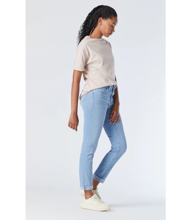 Kathleen Slim Boyfriend Jeans High Rise | Bleached Feather Blue