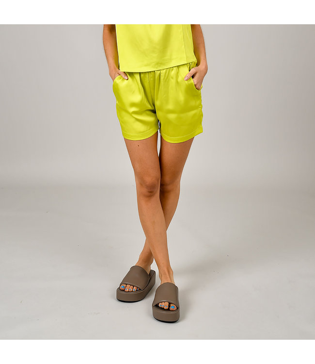 RD Style PATTI PULL-ON SHORT WITH SLANT POCKET