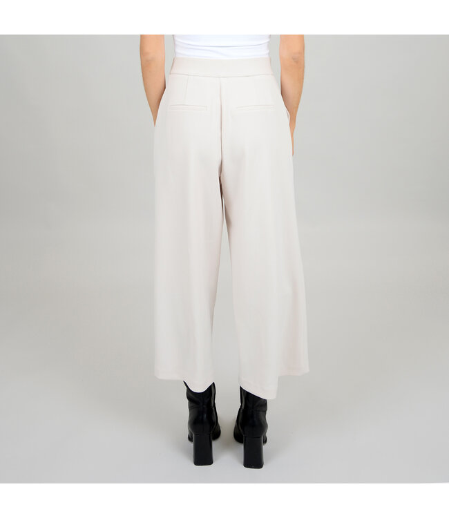 RD STYLE  WYNIA PIN TUCK PANT ECRU
