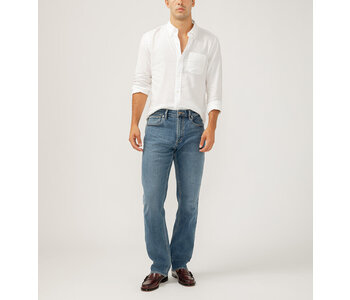 SILVER Grayson Classic Fit Straight Leg Jeans