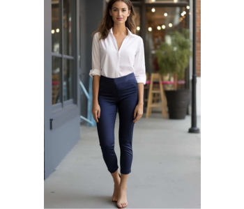 WOMEN'S PULL-ON CAPRI WITH TUMMY CONTROL