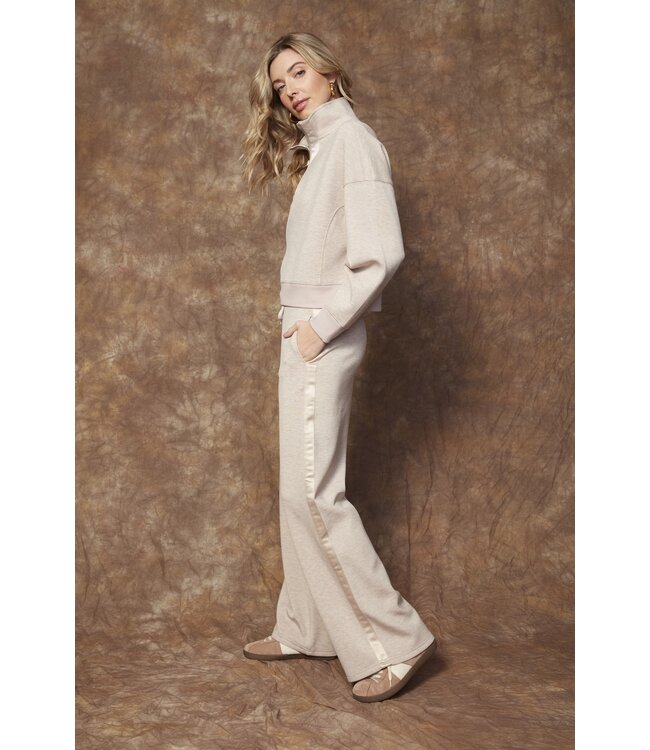 RD Style MAILYN SOFT KNIT WITh  SATIN TRIM TOP