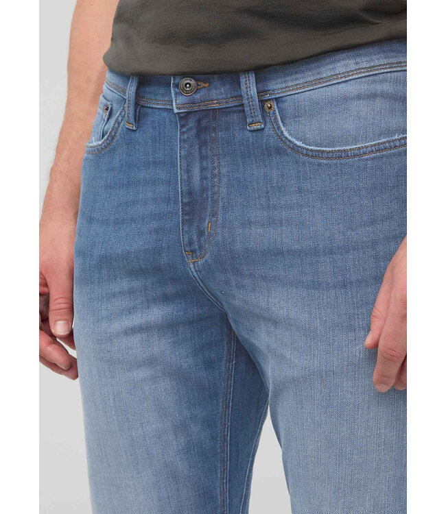 Duer Canada Performance Denim Slim Straight