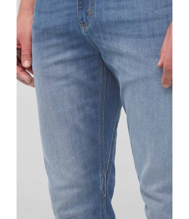 Duer Canada Performance Denim Slim Straight