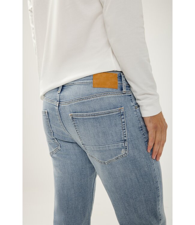 Silver Jeans  Machray Slim Straight Leg
