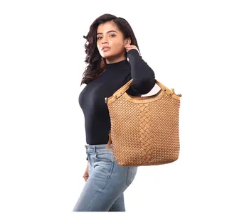 090 Perth - Genuine Leather Classic woven handbag