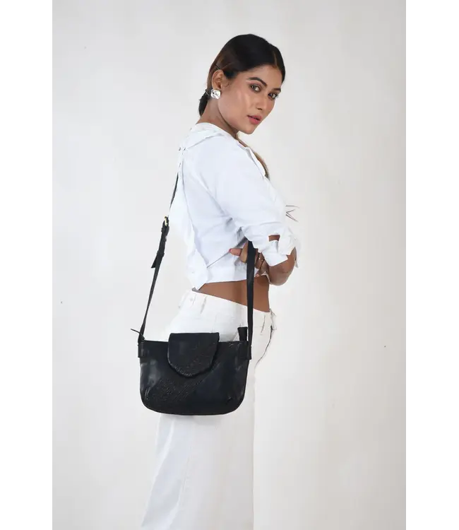 164 Agen - Genuine Leather Woven cross body shoulder bag