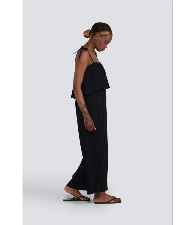 Jessica Laura Black Pleated jumpsuit