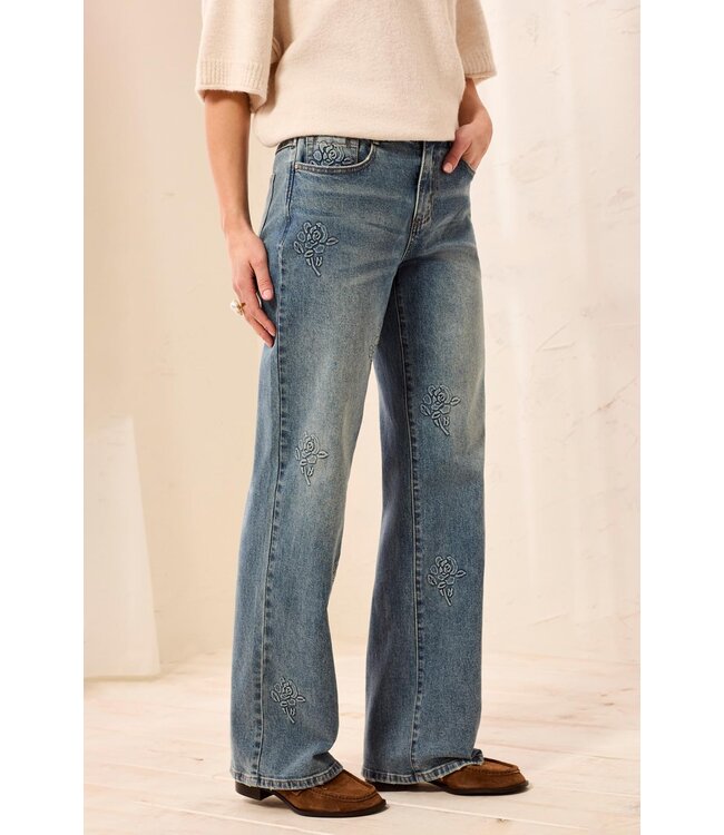 Tribal Canada Sophia Curvy 3D Flower Jeans