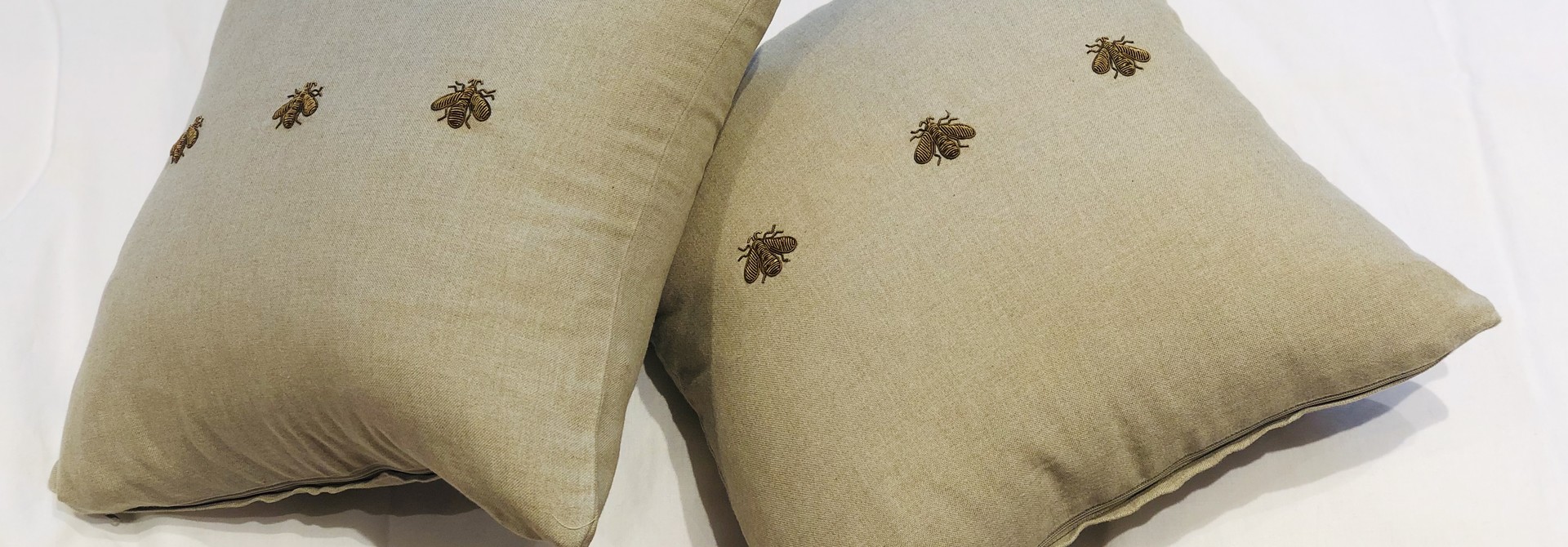 Cushion (Set of 2) - Bees - Natural