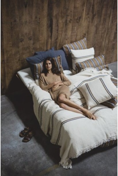 Coverlet Auburn Ecru  - 110" x 94"