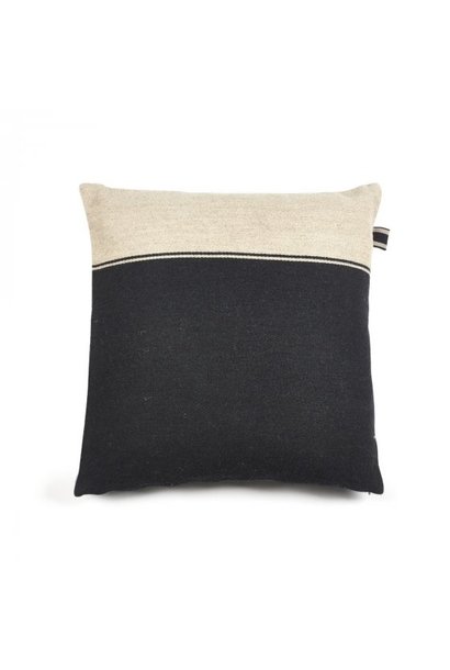 Cushion Marshall Black Flax - 25" X 25"