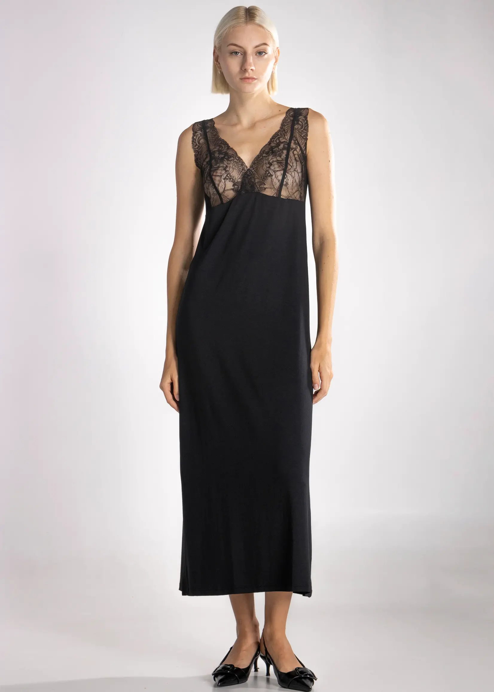 Oscalito Long Chemise with Leavers Lace 1411