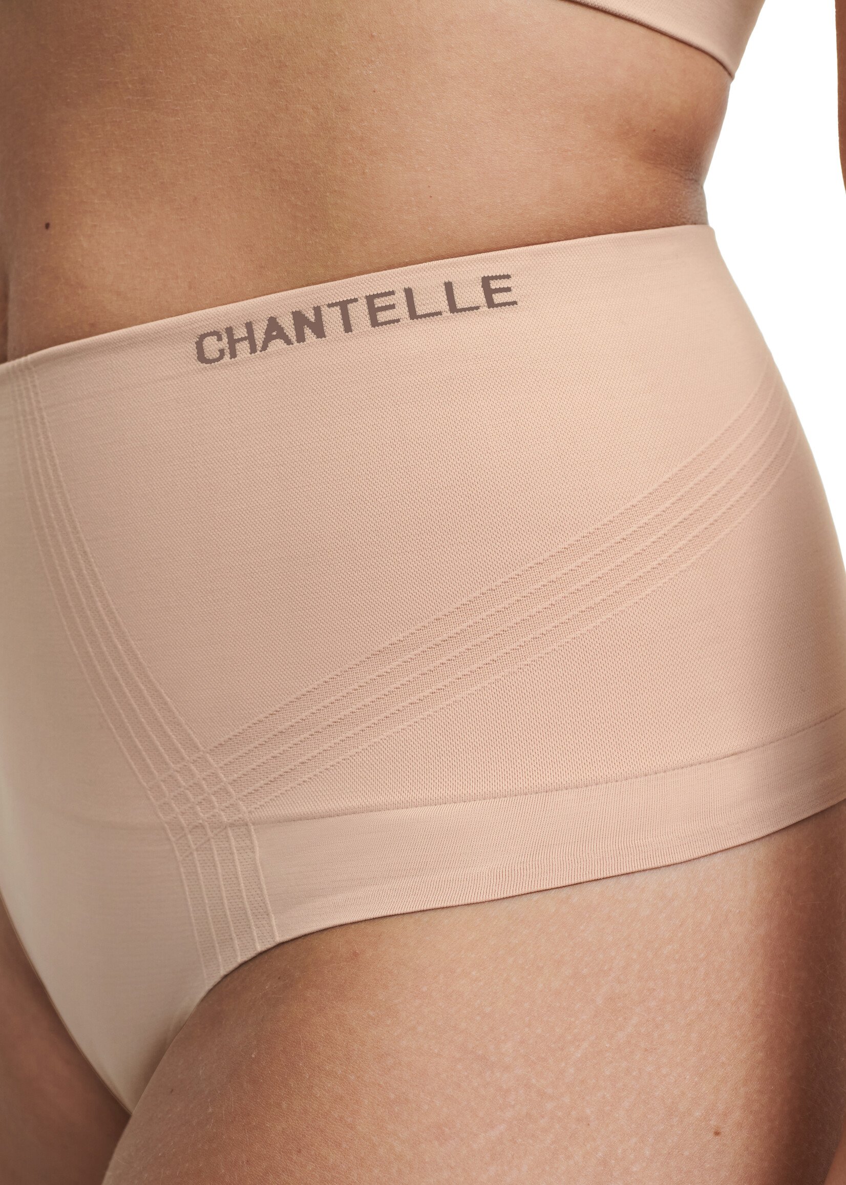 Chantelle Smooth Comfort High Thong Shapewear 10U9