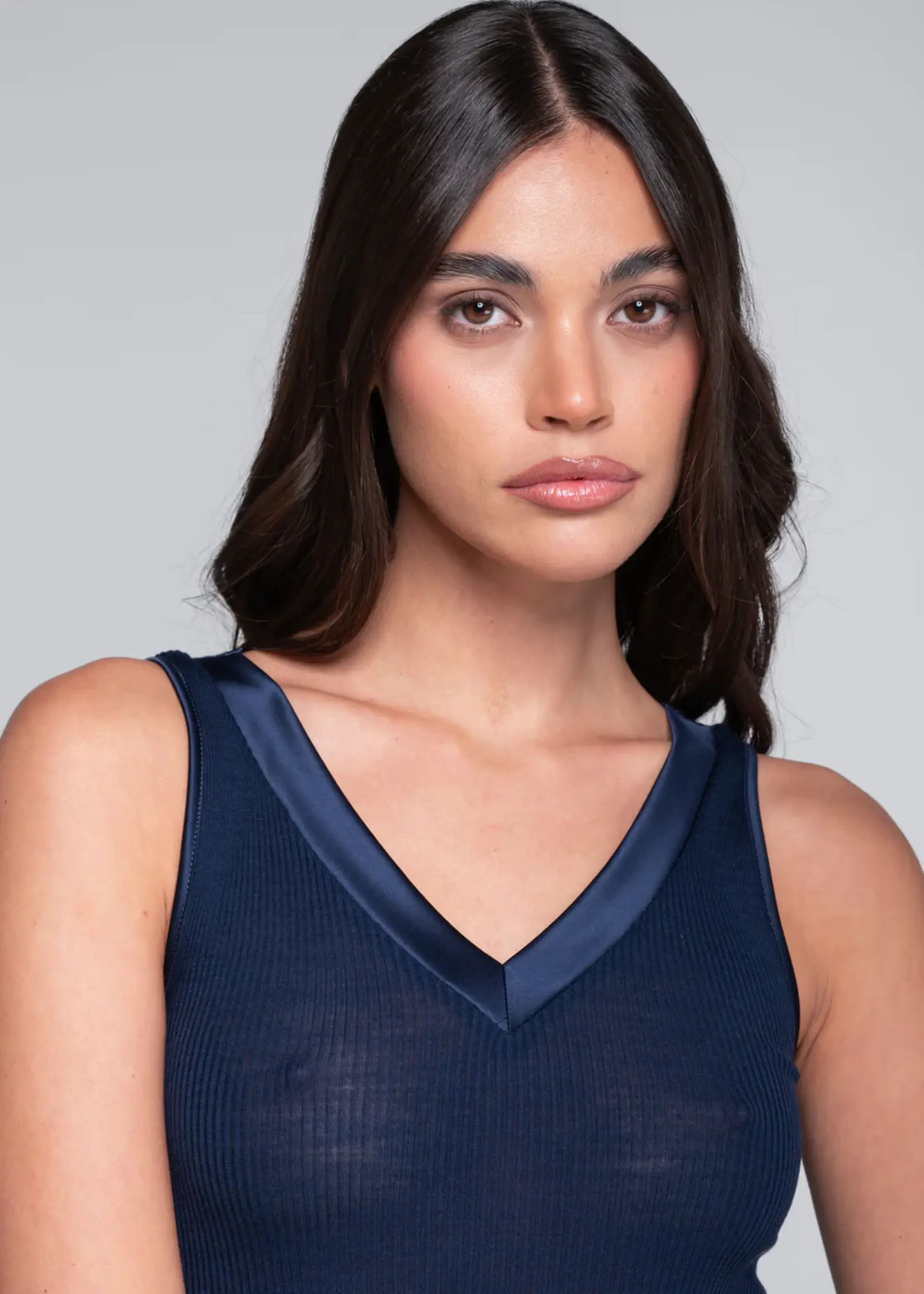 Oscalito Wool & Silk Rib V-Neck Cami with Satin Trim 4247