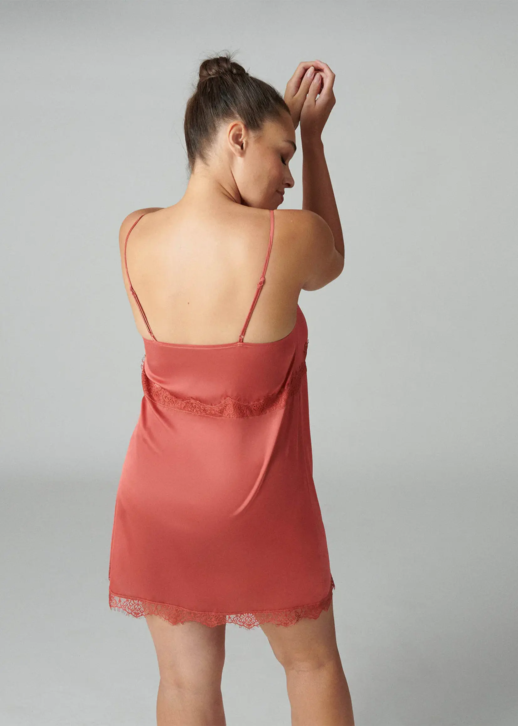 Simone Perele Satin Secrets Fashion Chemise 23H940