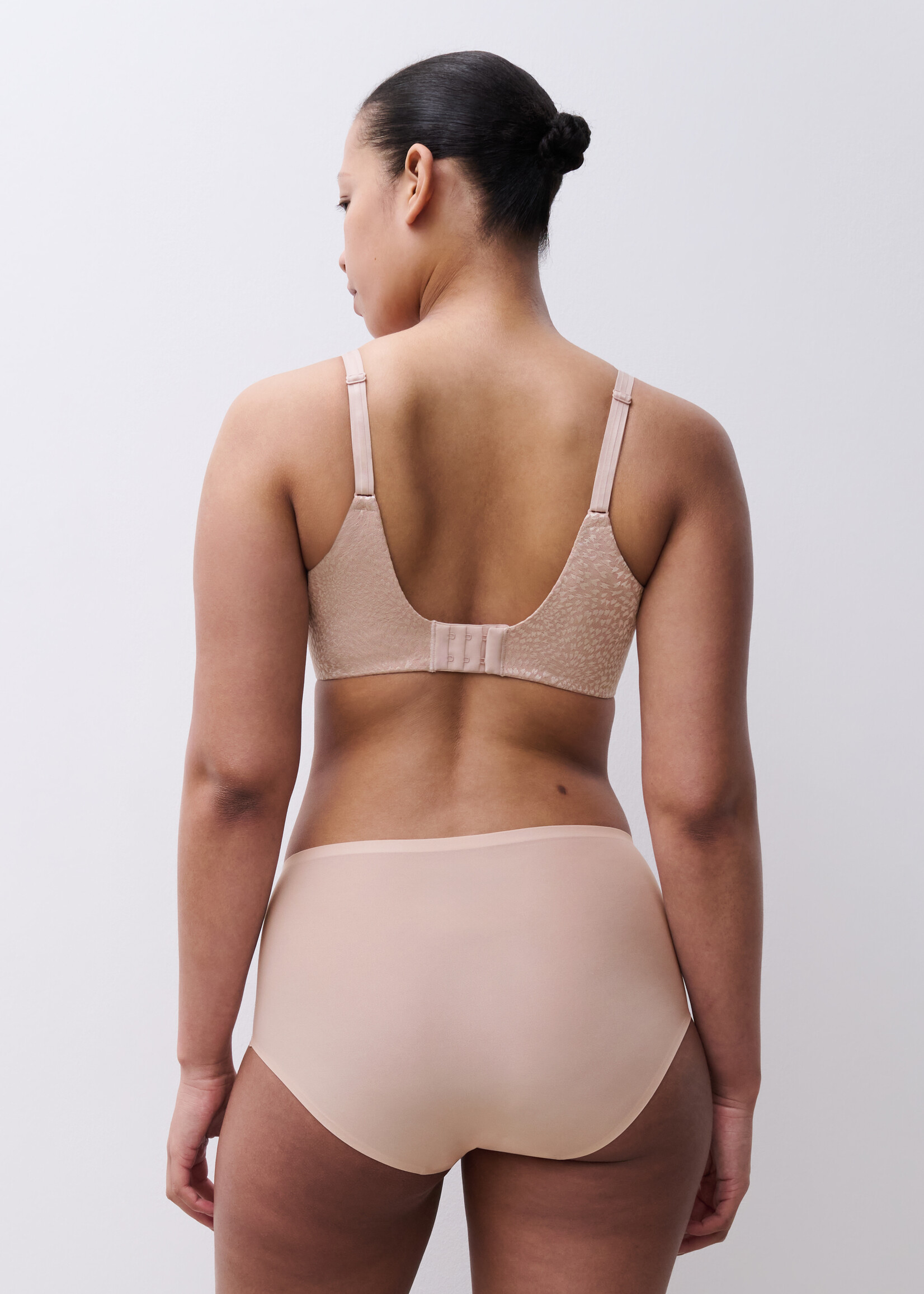 Chantelle Magique Seamless Full Cup Bra 19UM1