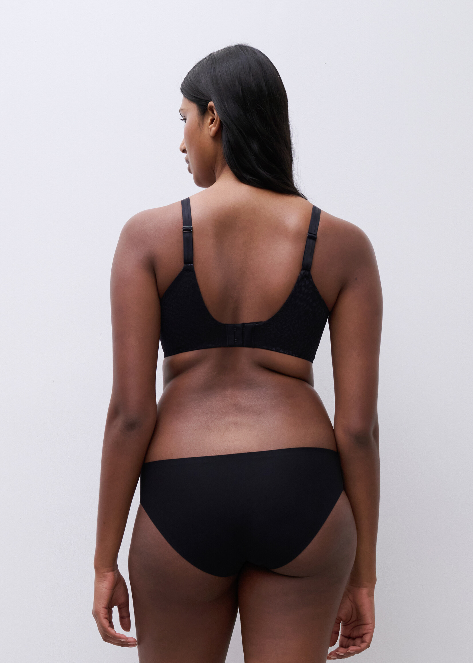 Chantelle Magique Seamless Full Cup Bra 19UM1
