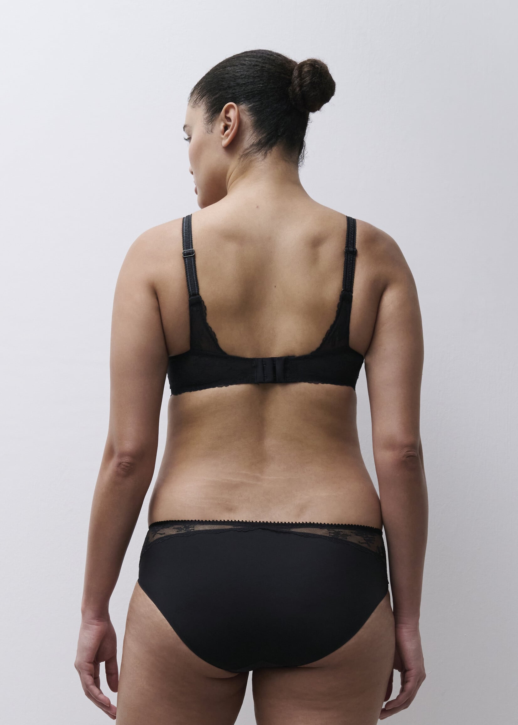 Chantelle Illusion Lace Plunge Bra 1B4NA