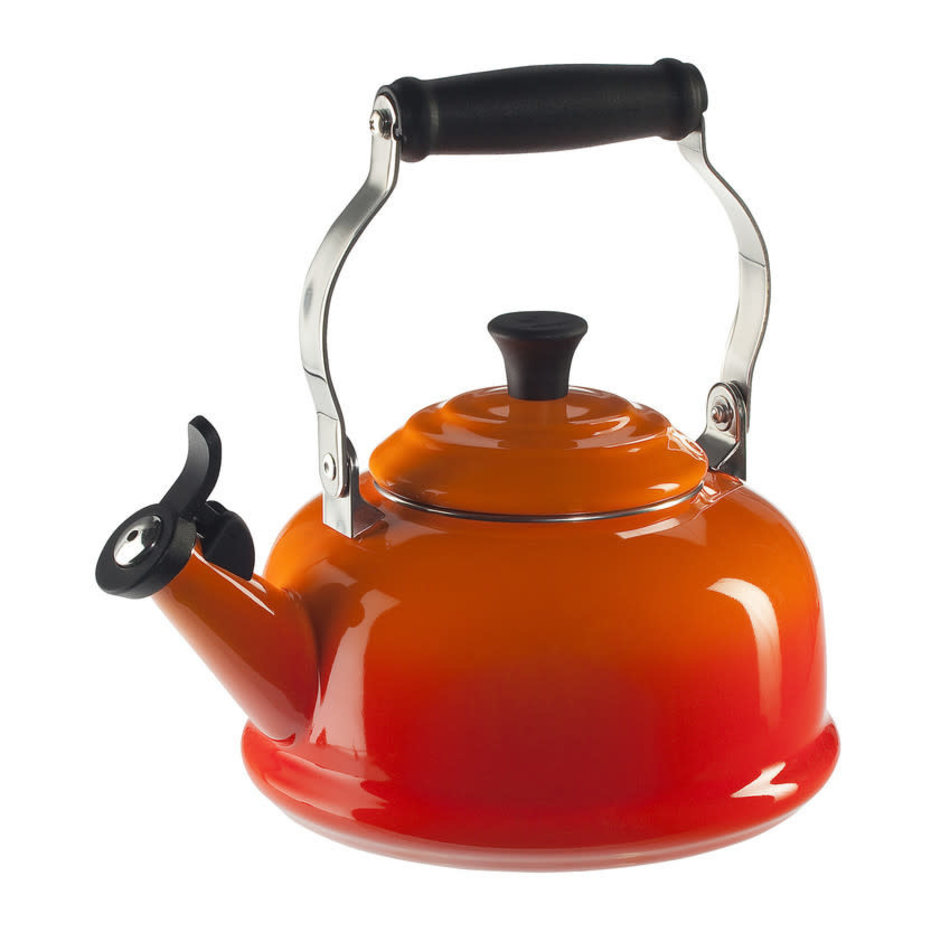 Le Creuset Le Creuset Classic Whistling Kettle Flame