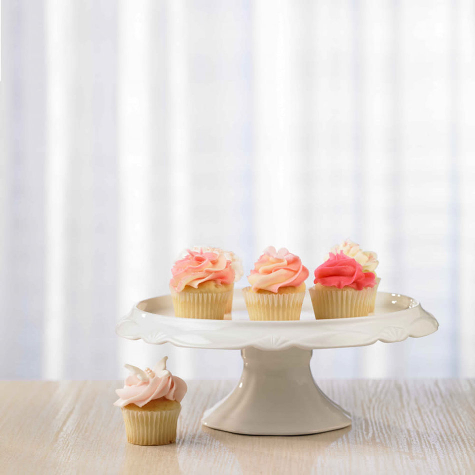 Bianco Pedestal Cake Dome