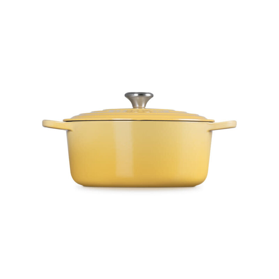 Le Creuset Le Creuset 6.7L/28cm Round French Oven Camomille