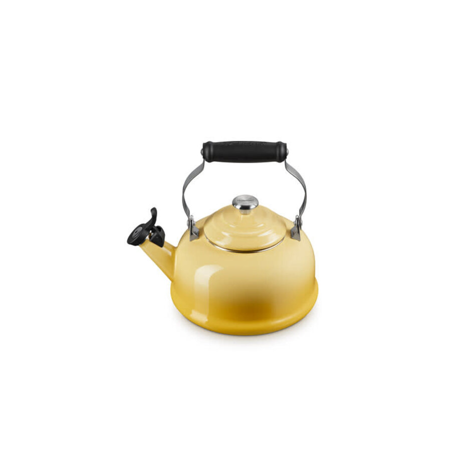 Le Creuset Le Creuset Classic Whistling Kettle Camomille