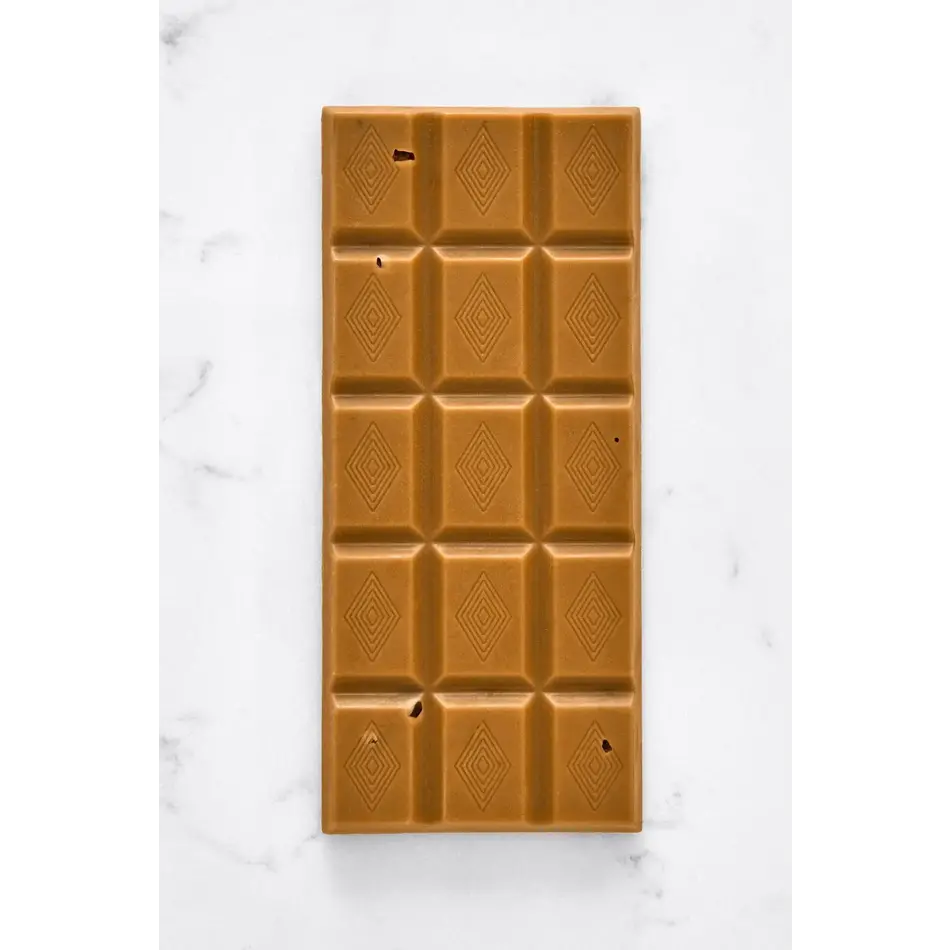 Dakama Dakama Chocolate, Golden Salted Almond Caramel