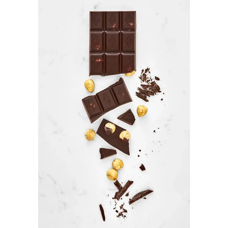 Dakama Dakama Chocolate, Dark with Roasted Hazelnuts