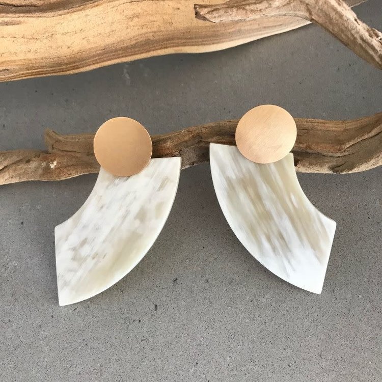 CATHS Earrings Horn Half Moon