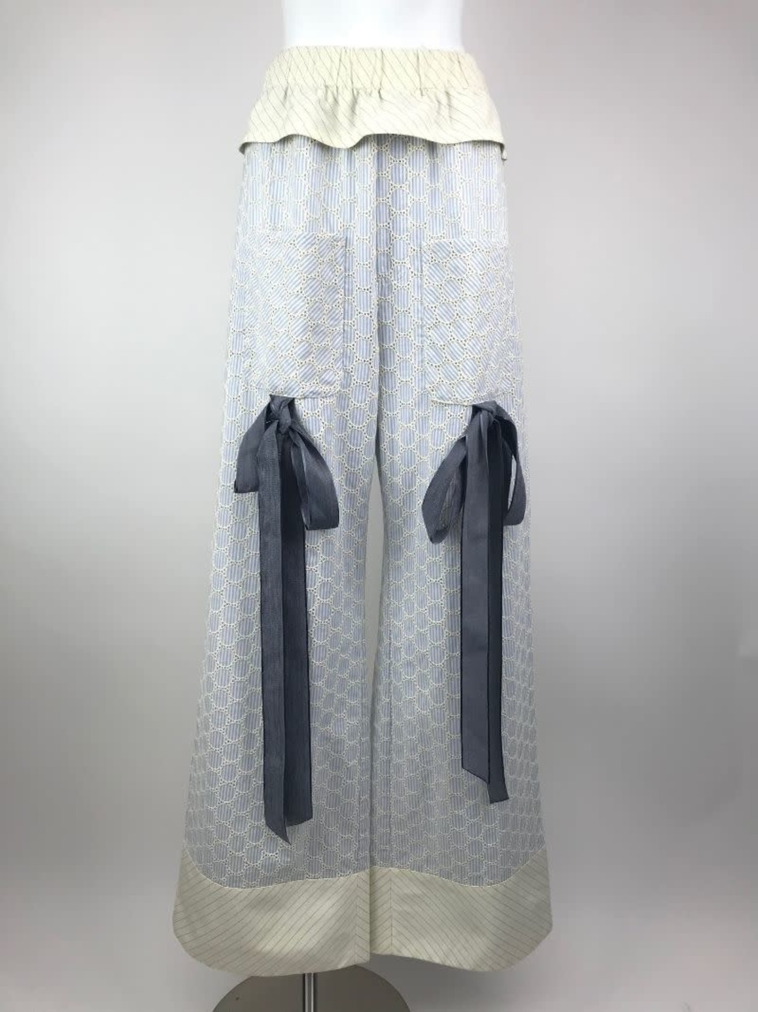 MOTOGUO Picnic in The Society Coll. - Pants Ribbon Size Small