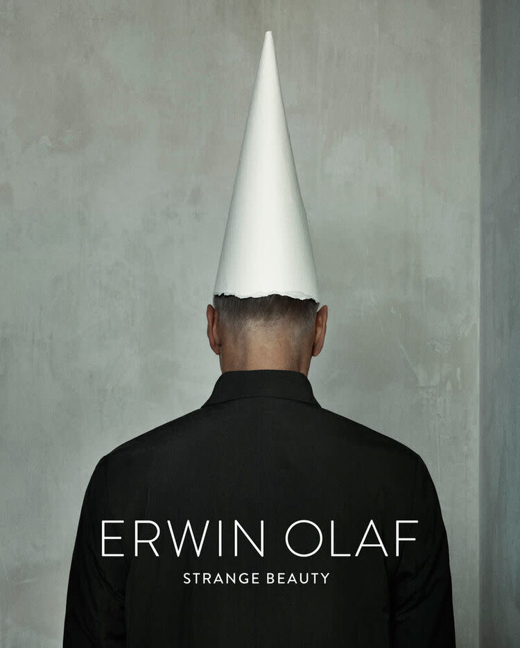 BOOKS Erwin Olaf, Strange Beauty
