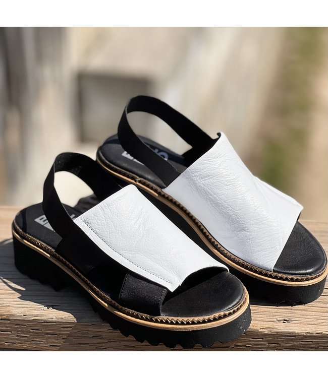 Bueno Amy Platform Sandal - Black/White