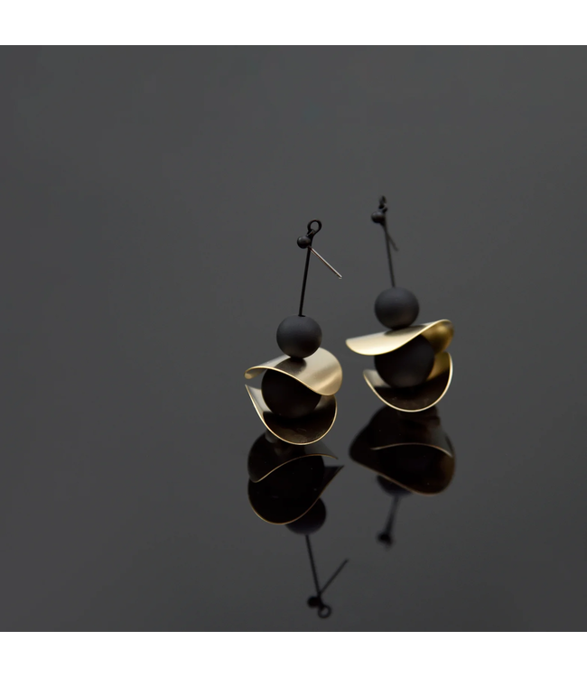 Pursuits Otto Earrings (black/gold)
