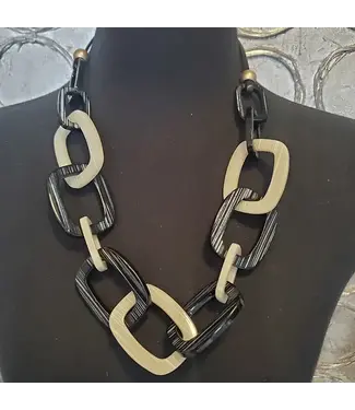 Necklace - Black / White Links