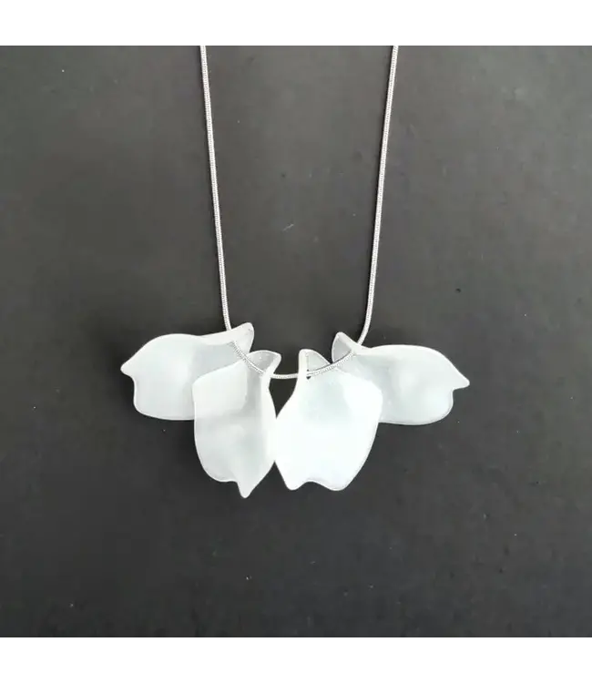 Osmose Large Flower Petal Necklace